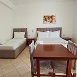 Malo فندق