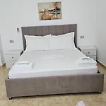 Malo 卡萨米尔